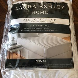Like new mattress pad